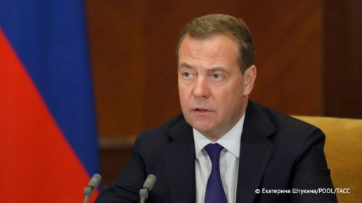 Роль военного атома неоднозначна, он как создает напряжение, так и "проветривает мозги" обладателям опасных замыслов