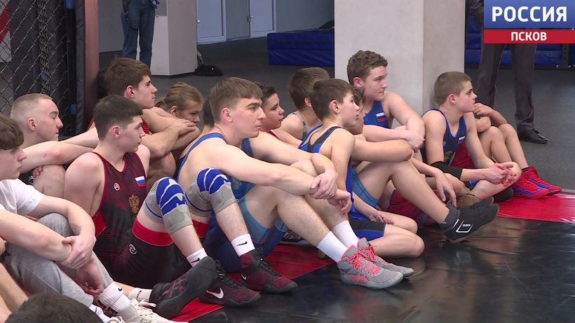 Олимпийская чемпионка по борьбе Наталья Воробьева провела встречу с юными псковскими спортсменами Олимпийская чемпионка по борьбе Наталья Воробьева провела встречу с юными псковскими спортсменами