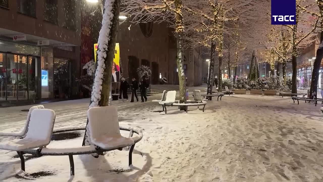 Снегопады привели к проблемам с транспортом по всей Германии, пишет Bild