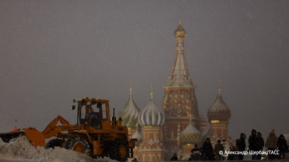 Наибольшая интенсивность снегопада в Москве ожидается в период с 03:00 до 09:00 мск, сообщили ТАСС в Гидрометцентре