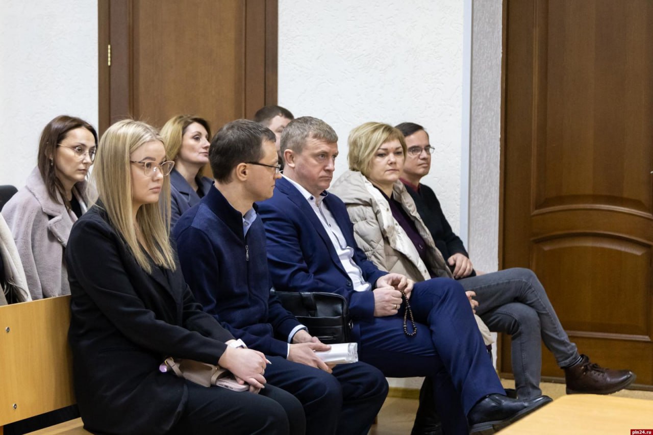 Суд над экс-ректором ПсковГУ Натальей Ильиной Суд над экс-ректором ПсковГУ Натальей Ильиной