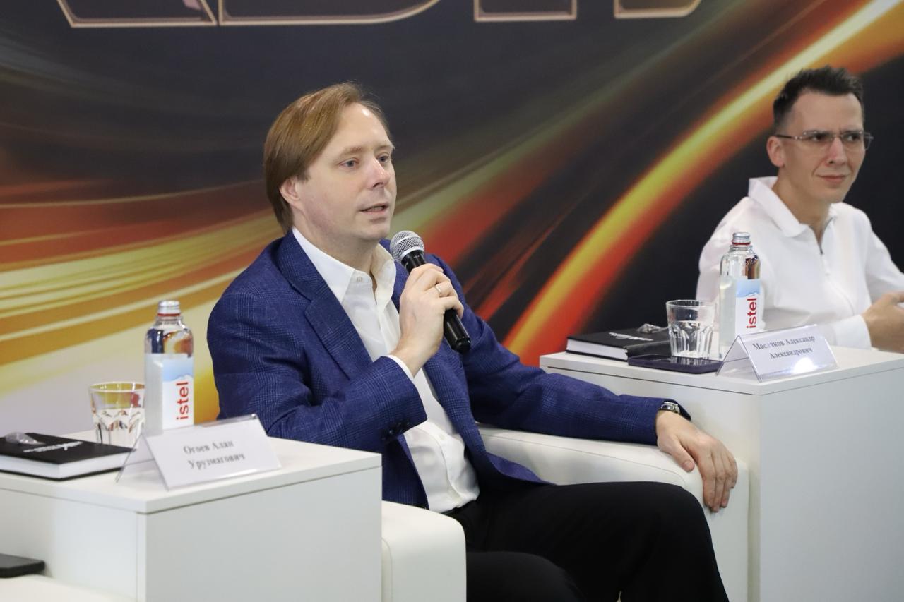 Заместитель Министра науки и высшего образования РФ Андрей Омельчук принял участие в V Всероссийском форуме «КВН — Школа лидеров» Заместитель Министра науки и высшего образования РФ Андрей Омельчук принял участие в V Всероссийском форуме «КВН — Школа лидеров»