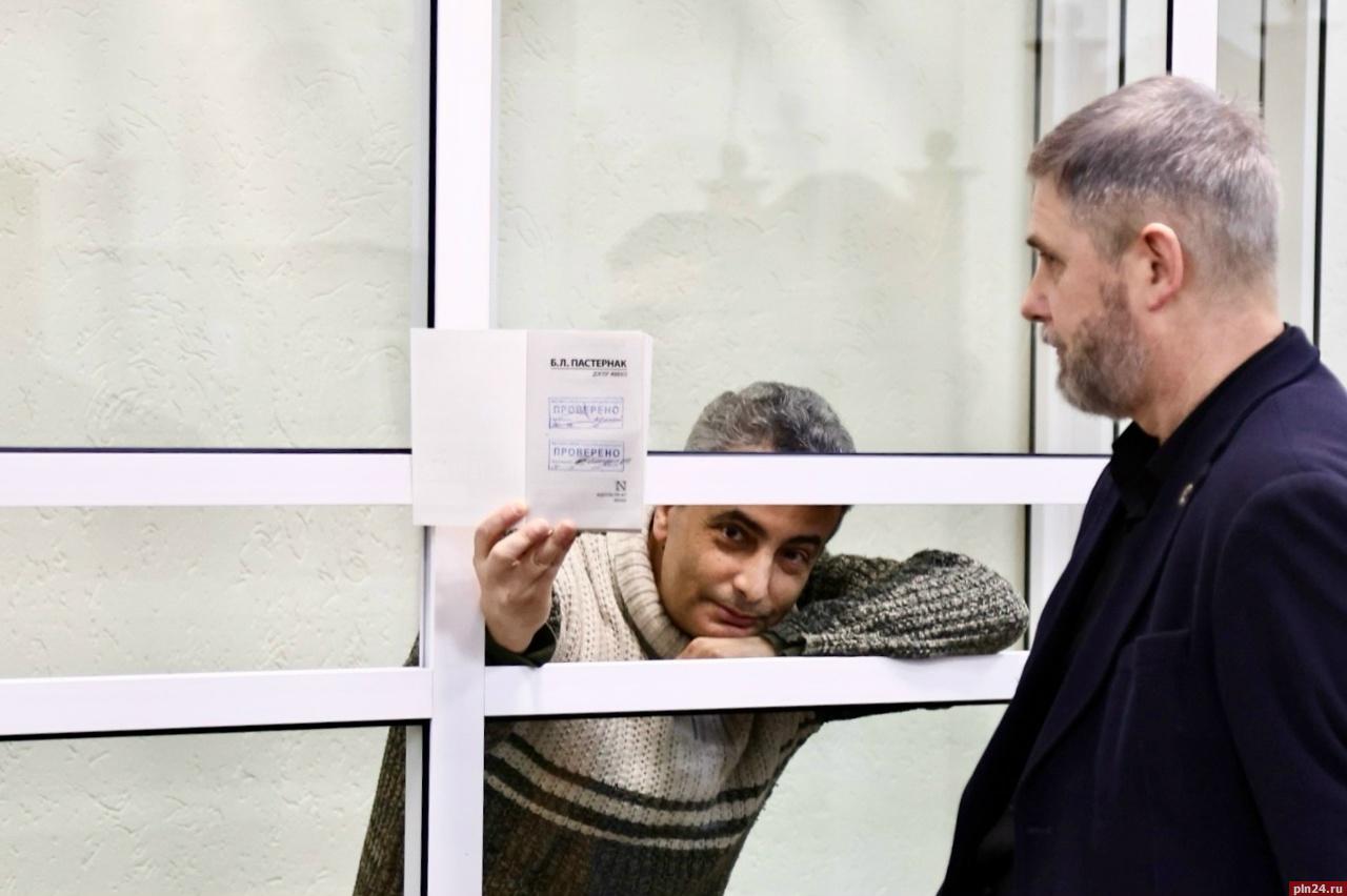 Следствие просит суд продлить арест Льву Шлосбергу*