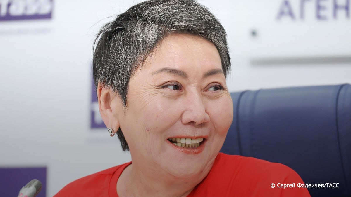 Путин присвоил звание заслуженного деятеля искусств РФ гендиректору МХАТ им. Горького Елене Булуковой