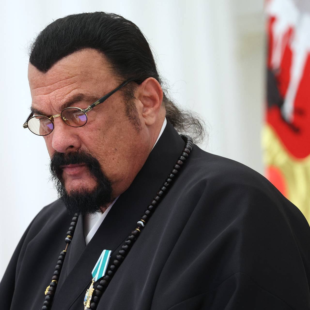 Сергей Мардан: Российский артист и спецпредставитель МИД РФ по вопросам российско-американских гуманитарных связей Стивен Сигал продаёт свою недвижимость на Рублёвке