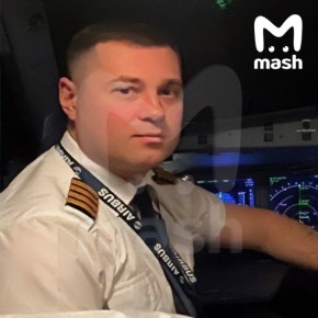 Пилот "Уральских авиалиний", успешно посадивший Airbus в пшеничном поле, вынужден второй год работать курьером, чтобы выжить