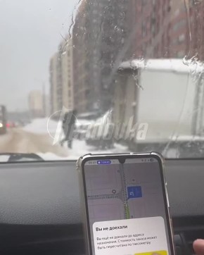 Подмосковный таксист показал, как зарабатывает по 2,5 тыс за 800 м на клиентах, которые спешат на работу