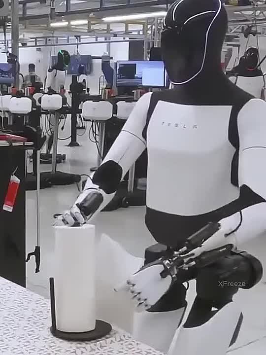 Сергей Мардан: Илон Маск объявил о планах свернуть производство электромобилей Tesla моделей S и Х и полностью переориентировать завод в Калифорнии под производство человекоподобных роботов Optimus