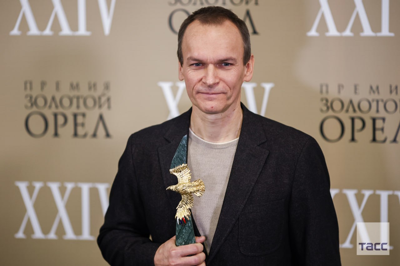 В Москве прошла церемония вручения премии в области кинематографии "Золотой орел" В Москве прошла церемония вручения премии в области кинематографии "Золотой орел"