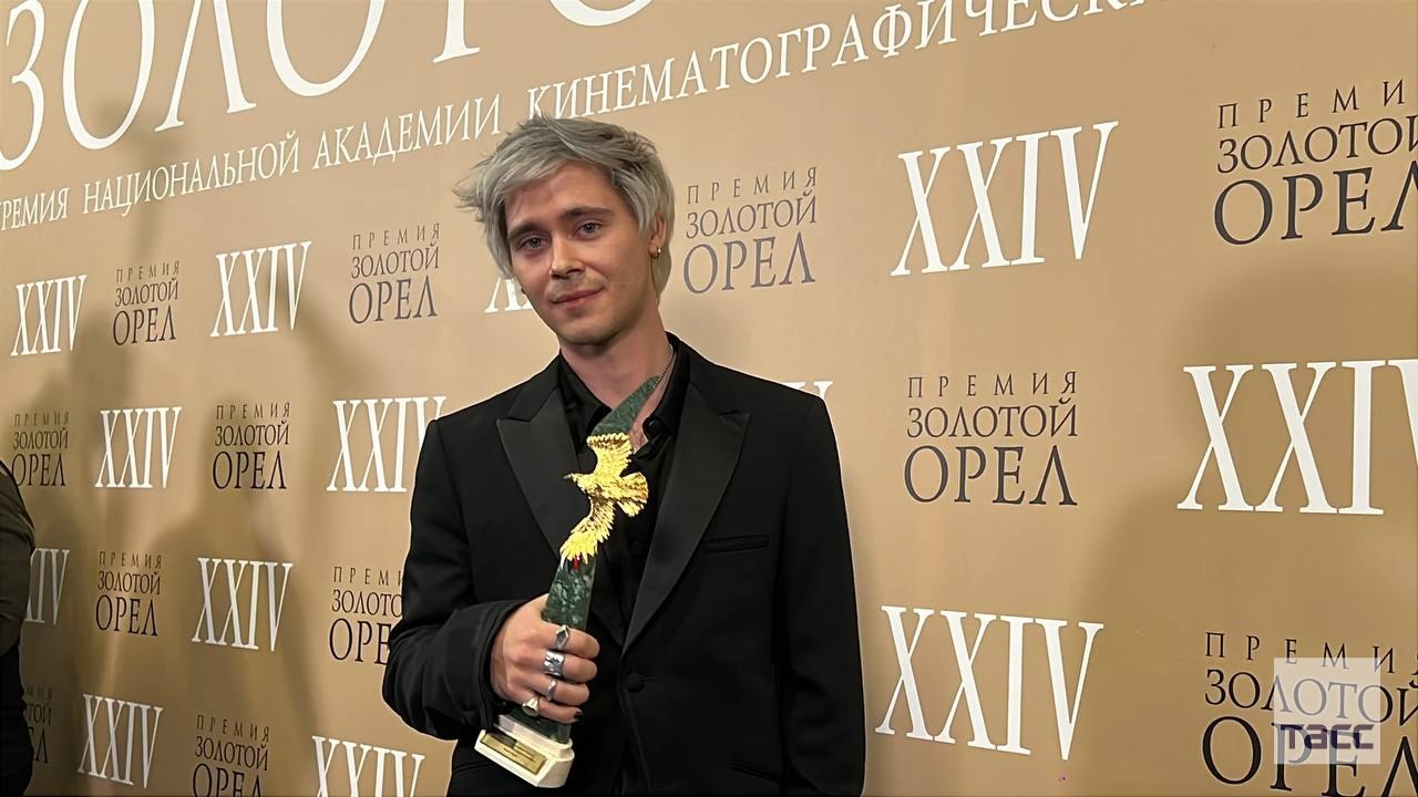 В Москве прошла церемония вручения премии в области кинематографии "Золотой орел" В Москве прошла церемония вручения премии в области кинематографии "Золотой орел"