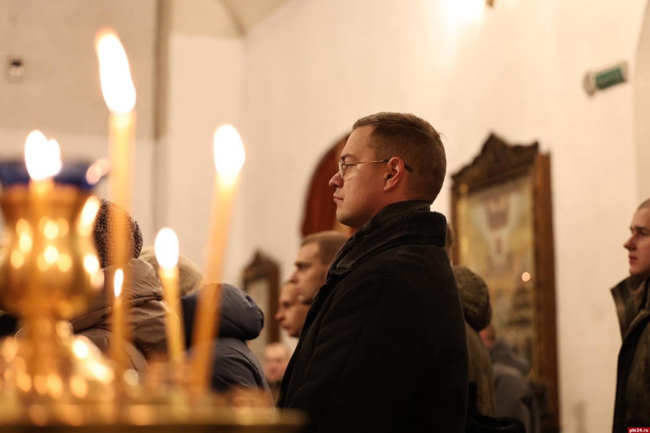 В Псков прибыл чудотворный образ Пресвятой Богородицы «Феодоровская» В Псков прибыл чудотворный образ Пресвятой Богородицы «Феодоровская»