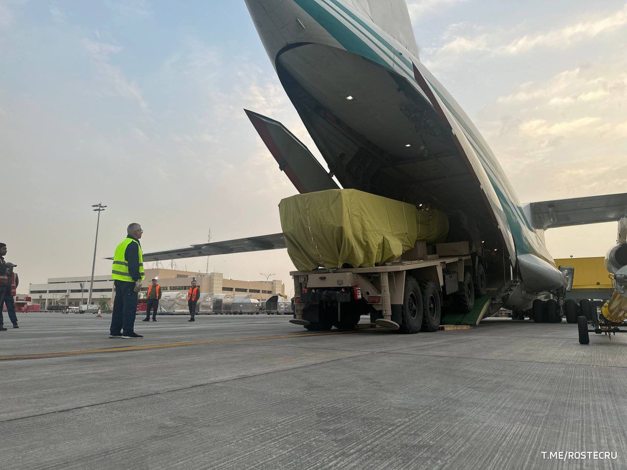 Евгений Поддубный: Знакомство с новой РСЗО "Сарма" Евгений Поддубный: Знакомство с новой РСЗО "Сарма"