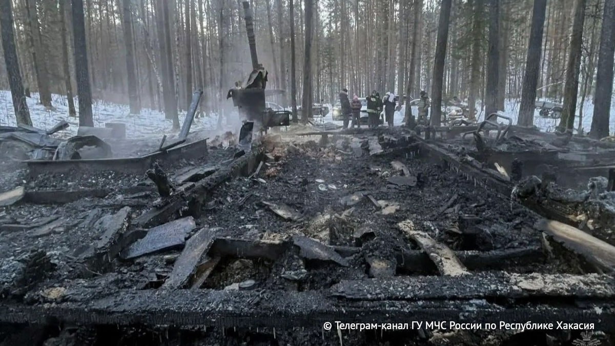 Пожар на базе отдыха в урочище "Бабик" Бейского района Хакасии, трое погибли, еще один пострадал, сообщили в ГУ МЧС по республике