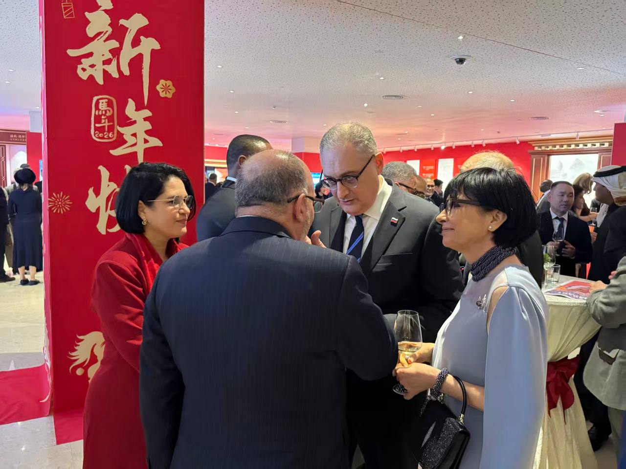 5 февраля Посол России в Китае Игорь Моргулов с супругой приняли участие в приеме от имени Министра иностранных дел КНР Ван И для пекинского дипломатического корпуса по случаю наступающего Нового года по лунному календарю 5 февраля Посол России в Китае Игорь Моргулов с супругой приняли участие в приеме от имени Министра иностранных дел КНР Ван И для пекинского дипломатического корпуса по случаю наступающего Нового года по лунному календарю