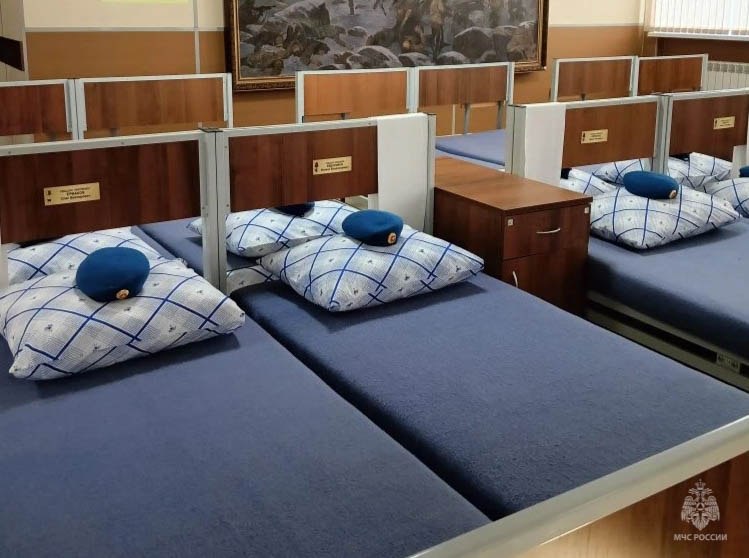 Сотрудники и ветераны чрезвычайного ведомства почтили память героев-десантников Сотрудники и ветераны чрезвычайного ведомства почтили память героев-десантников