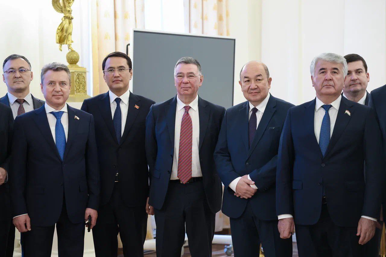 13 февраля в Москве состоялась традиционная встреча Министра иностранных дел России С.В.Лаврова с председателями комитетов (комиссий) парламентов государств-членов #ОДКБ, к предмету ведения которых относятся вопросы... 13 февраля в Москве состоялась традиционная встреча Министра иностранных дел России С.В.Лаврова с председателями комитетов (комиссий) парламентов государств-членов #ОДКБ, к предмету ведения которых относятся вопросы...