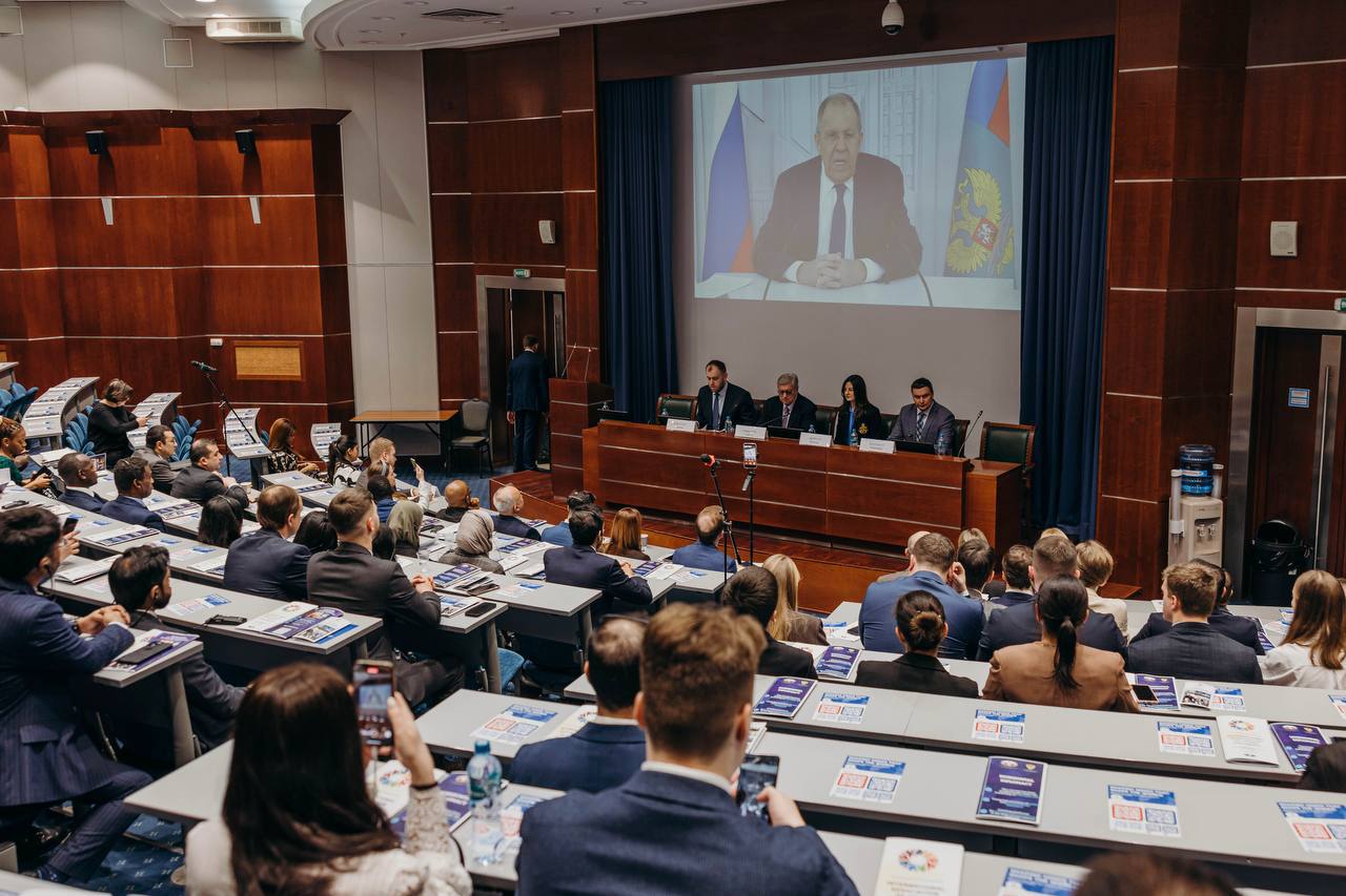 Первая конференция Международной ассоциации молодых дипломатов Первая конференция Международной ассоциации молодых дипломатов