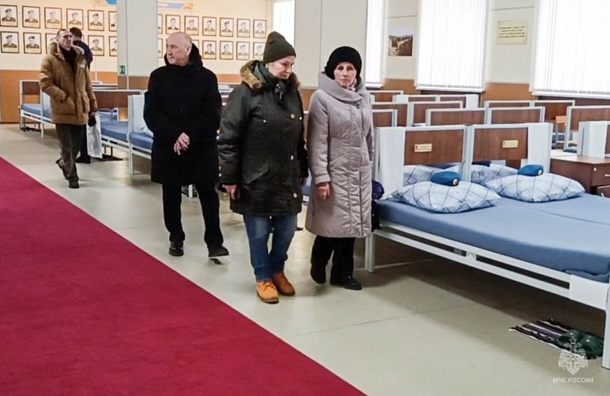 Сотрудники и ветераны чрезвычайного ведомства почтили память героев-десантников Сотрудники и ветераны чрезвычайного ведомства почтили память героев-десантников