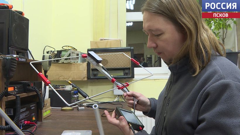 Сегодня День радио. Чем занимаются псковские любители техники и каких высот добиваются? Сегодня День радио. Чем занимаются псковские любители техники и каких высот добиваются?