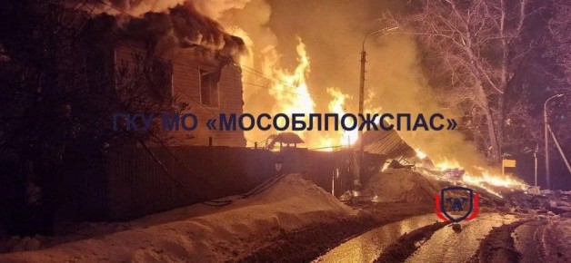 Восемь человек пострадали в результате взрыва газового баллона и последующего пожара в трех частных домах в Сергиевом Посаде, сообщили ТАСС в оперативных службах