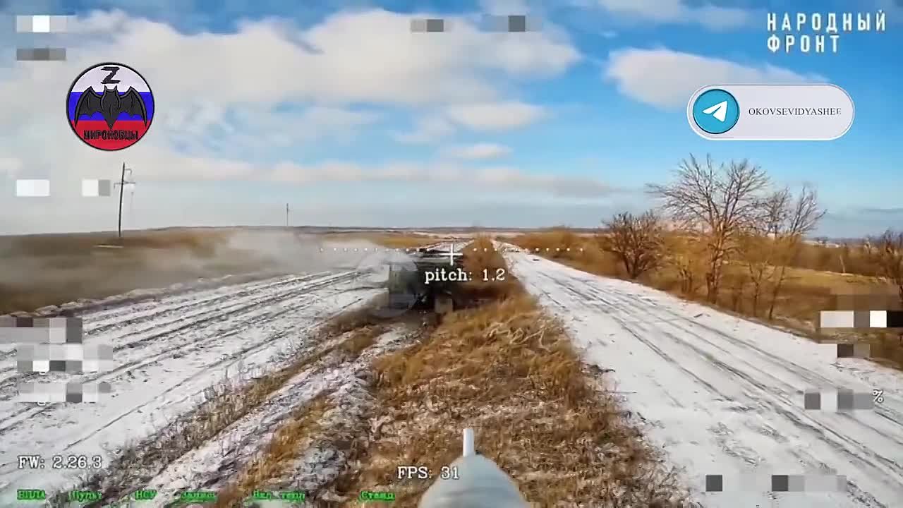 Операторы FPV-дронов сожгли пару вражеских MRAP возле села Кривая Лука к западу от освобождённого Северска