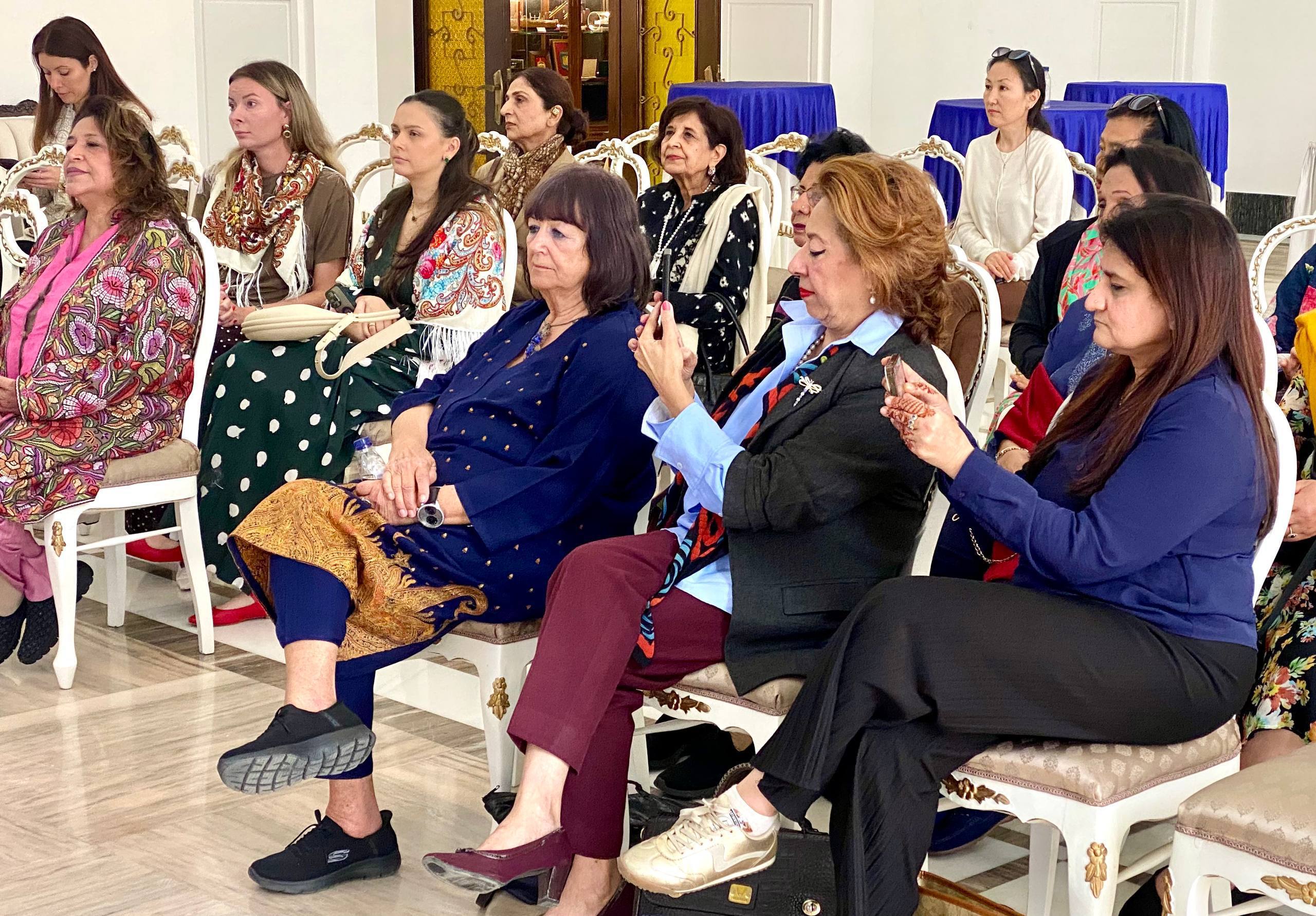 16 февраля в Посольстве России в Нью-Дели состоялась встреча Международного женского клуба, приуроченная к празднованию Масленицы — одного из самых ярких и любимых народных праздников России 16 февраля в Посольстве России в Нью-Дели состоялась встреча Международного женского клуба, приуроченная к празднованию Масленицы — одного из самых ярких и любимых народных праздников России