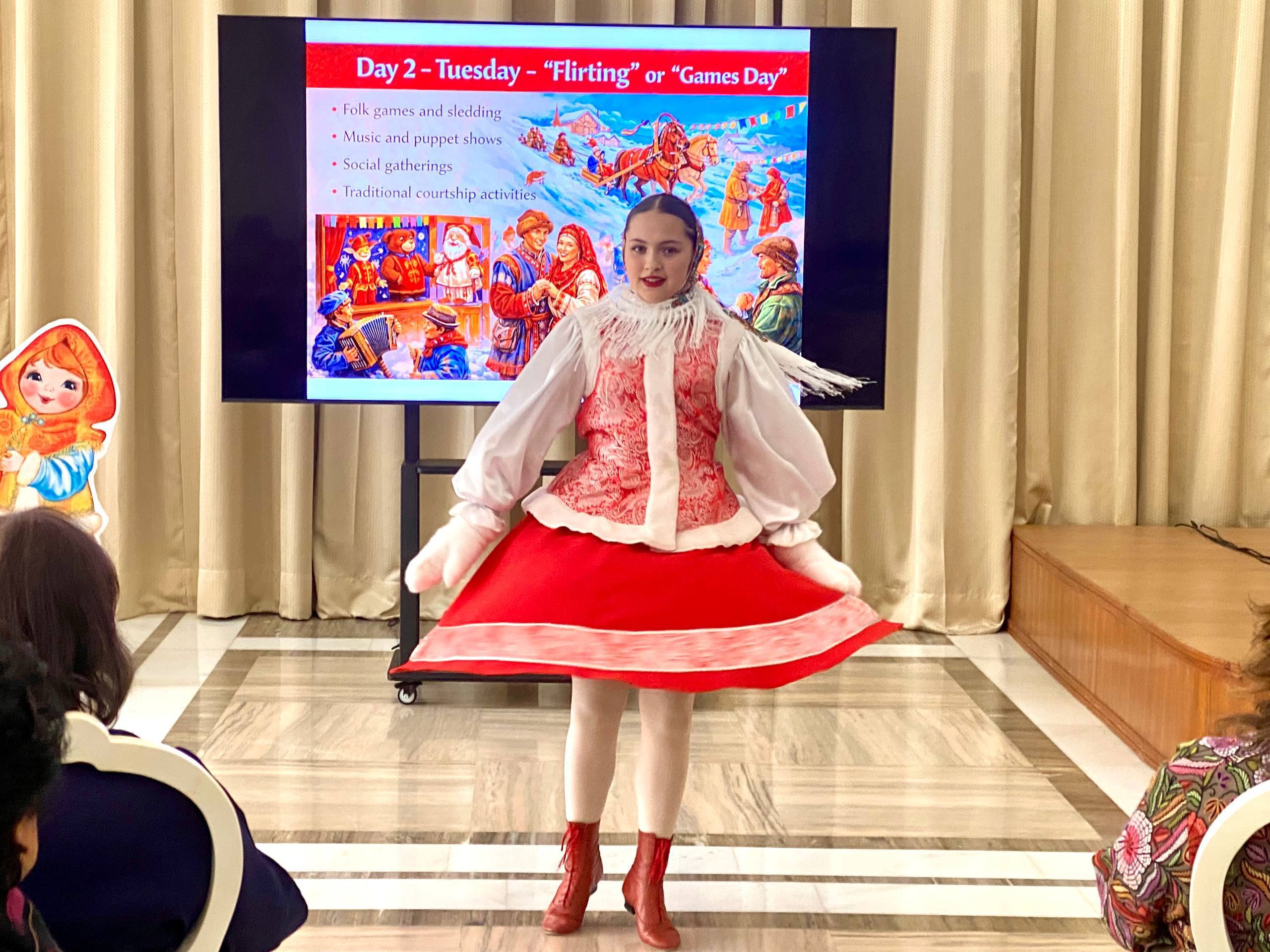 16 февраля в Посольстве России в Нью-Дели состоялась встреча Международного женского клуба, приуроченная к празднованию Масленицы — одного из самых ярких и любимых народных праздников России 16 февраля в Посольстве России в Нью-Дели состоялась встреча Международного женского клуба, приуроченная к празднованию Масленицы — одного из самых ярких и любимых народных праздников России