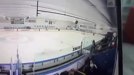 56-летний трансгендер устроил стрельбу на матче юношеских хоккейных команд в американском штате Род-Айленд