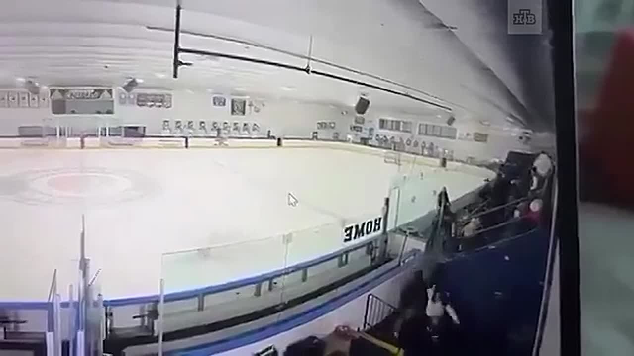 56-летний трансгендер устроил стрельбу на матче юношеских хоккейных команд в американском штате Род-Айленд