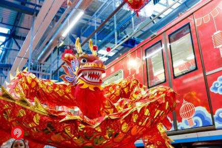 Сегодня наступил Новый год по лунному календарю, и мы запустили в метро тематический поезд, посвященный этому празднику