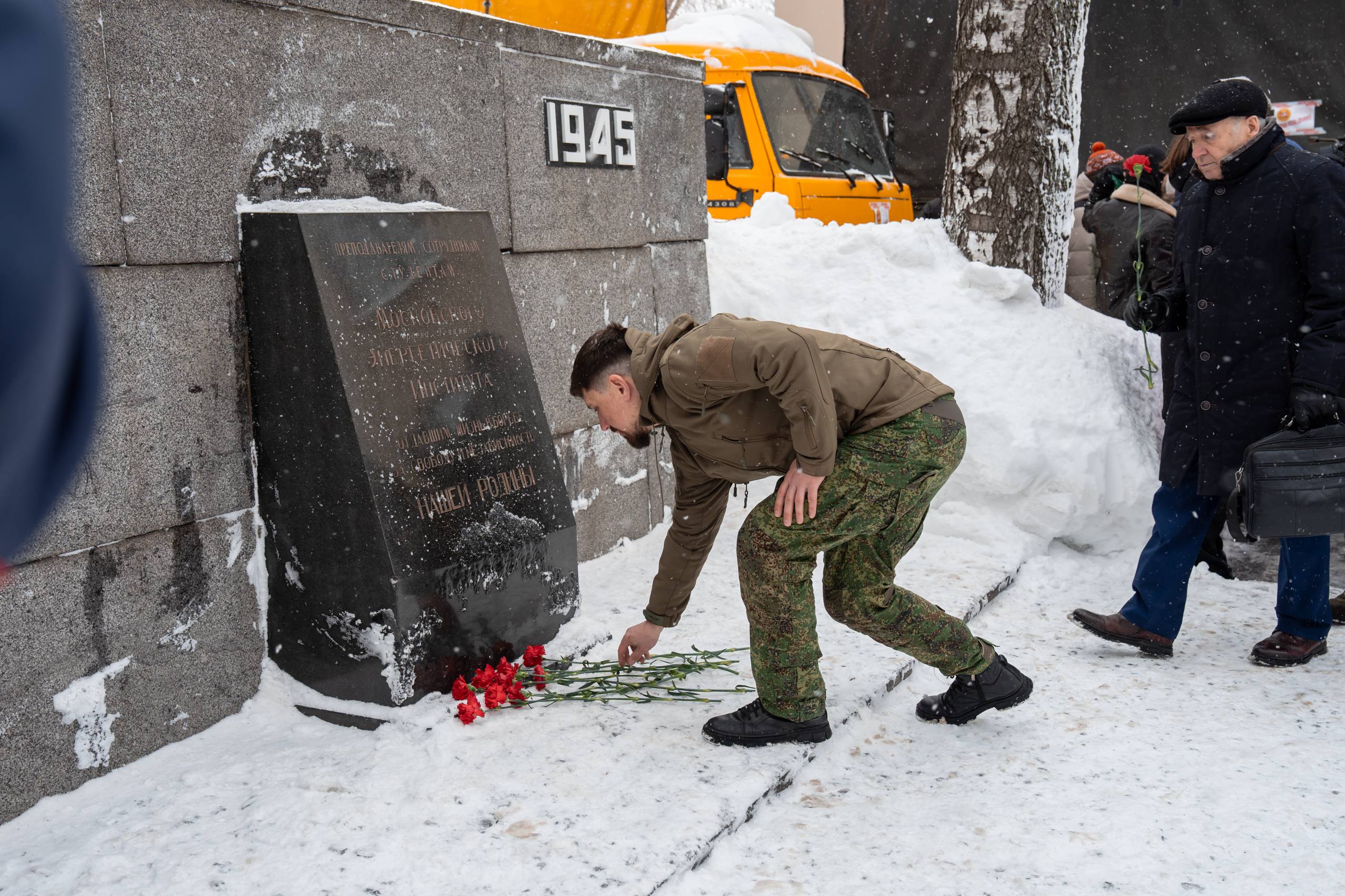 В преддверии Дня защитника Отечества российские университеты передали тринадцатую партию гуманитарной помощи на передовую в рамках акции «Вузы для фронта» В преддверии Дня защитника Отечества российские университеты передали тринадцатую партию гуманитарной помощи на передовую в рамках акции «Вузы для фронта»