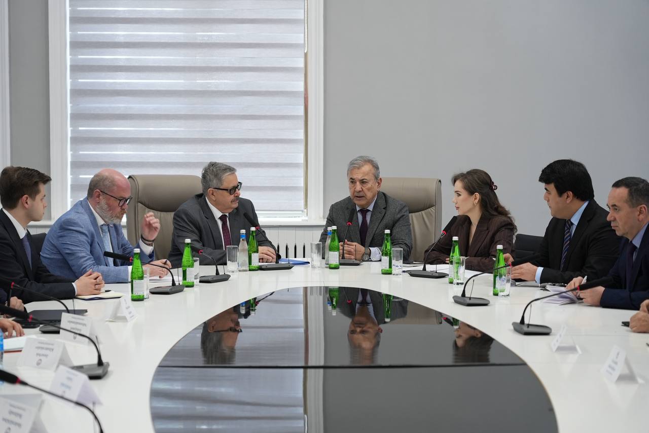 18 февраля Посол России в Узбекистане Алексей Ерхов выступил с лекцией в Университете мировой экономики и дипломатии (УМЭД) при МИД Узбекистана 18 февраля Посол России в Узбекистане Алексей Ерхов выступил с лекцией в Университете мировой экономики и дипломатии (УМЭД) при МИД Узбекистана