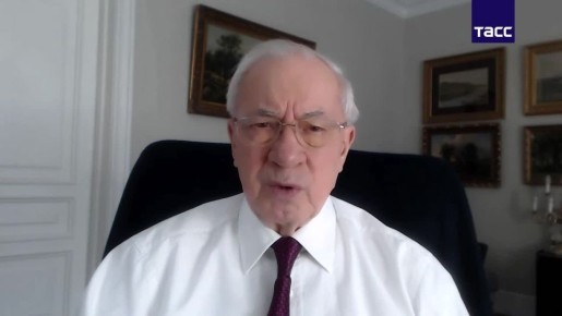 Раскола киевского режима нет, потому что он действует под внешним управлением, заявил в интервью ТАСС бывший украинский премьер-министр Азаров