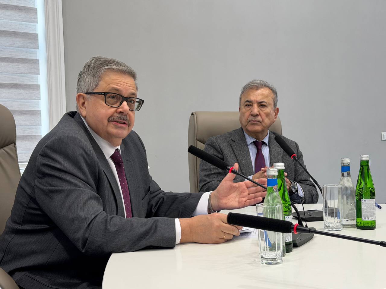 18 февраля Посол России в Узбекистане Алексей Ерхов выступил с лекцией в Университете мировой экономики и дипломатии (УМЭД) при МИД Узбекистана 18 февраля Посол России в Узбекистане Алексей Ерхов выступил с лекцией в Университете мировой экономики и дипломатии (УМЭД) при МИД Узбекистана