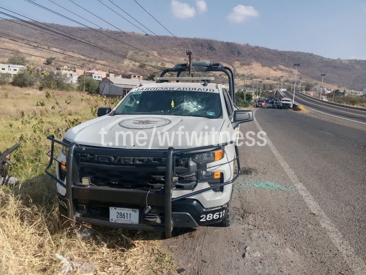 Расстрелянные машины подразделения мексиканской национальной гвардии на шоссе ДжамайЛа-Барка близ Джамая Расстрелянные машины подразделения мексиканской национальной гвардии на шоссе ДжамайЛа-Барка близ Джамая