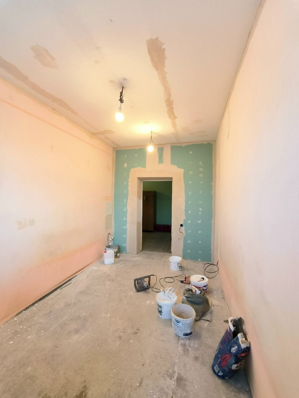 В Великолукском филиале Псковской областной больницы продолжается ремонт помещений под отделение реабилитации В Великолукском филиале Псковской областной больницы продолжается ремонт помещений под отделение реабилитации