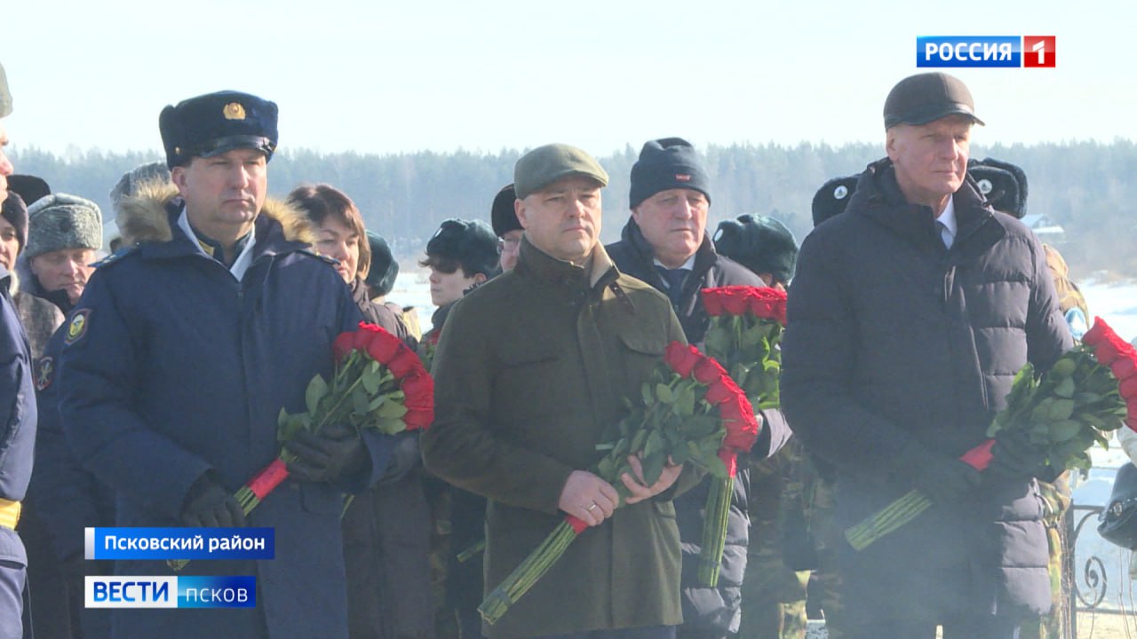 Сегодня, в День защитника Отечества, в Выбутах почтили память павших участников спецоперации Сегодня, в День защитника Отечества, в Выбутах почтили память павших участников спецоперации