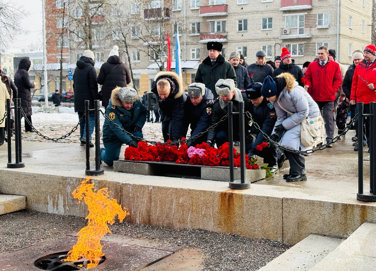 Прошла памятная церемония ко Дню защитника Отечества Прошла памятная церемония ко Дню защитника Отечества