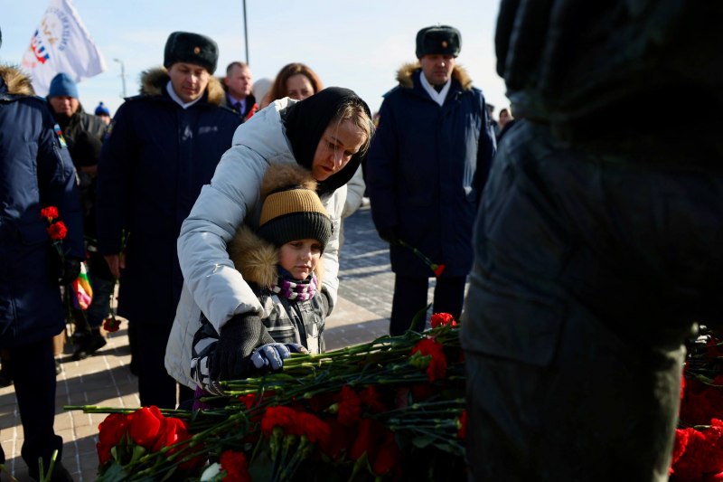 Псковская область отмечает День защитника Отечества, вспоминая мужество и героизм тех, кто в разные исторические времена отстаивал свободу и независимость нашей Родины Псковская область отмечает День защитника Отечества, вспоминая мужество и героизм тех, кто в разные исторические времена отстаивал свободу и независимость нашей Родины