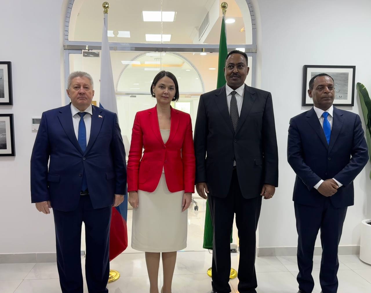 23 февраля в Джибути директор Департамента партнёрства с Африкой Т.Е.Довгаленко провела консультации с Исполнительным секретарем Межправительственной организации по развитию (#ИГАД) Воркнехом Гебейеху 23 февраля в Джибути директор Департамента партнёрства с Африкой Т.Е.Довгаленко провела консультации с Исполнительным секретарем Межправительственной организации по развитию (#ИГАД) Воркнехом Гебейеху