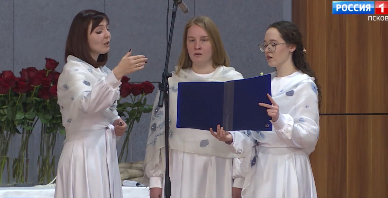 Традиционный одиннадцатый Сретенский молодежный бал прошел в Пскове Традиционный одиннадцатый Сретенский молодежный бал прошел в Пскове