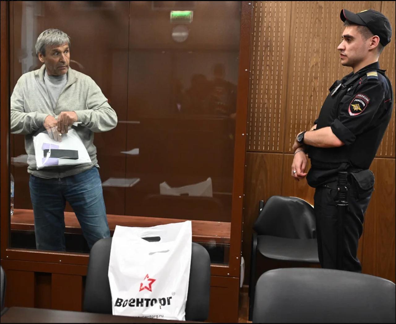 Армейский общак Павлова: экс-главе «Военторга» светит 20 лет тюрьмы за грабеж государства на 2 миллиарда