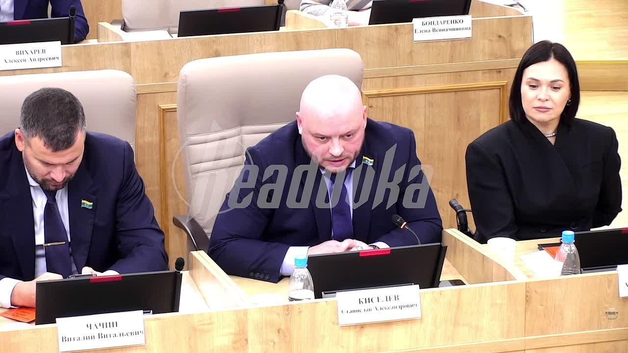 Екатеринбургский депутат призвал обучать школьников обращению с оружием и выкапыванию блиндажей