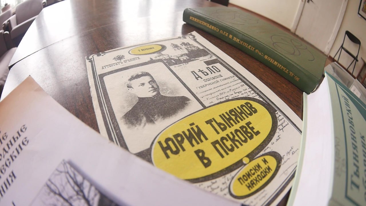 Русский прозаик, драматург, сценарист, переводчик, литературовед и критик