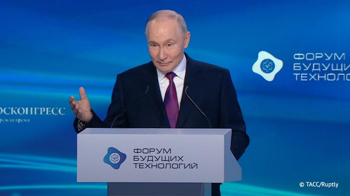 Путин уверен, что до появления "живого сердца" еще далеко, но к искусственному созданию отдельных органов человека ученые двигаются