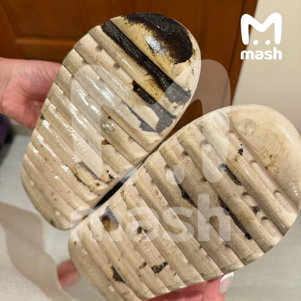 Сгустки мазута прибило к курортным точкам Пхукета — после крушения контейнеровоза Sealloyd Arc нефтепродукты лежат на самых популярных пляжах острова Сгустки мазута прибило к курортным точкам Пхукета — после крушения контейнеровоза Sealloyd Arc нефтепродукты лежат на самых популярных пляжах острова