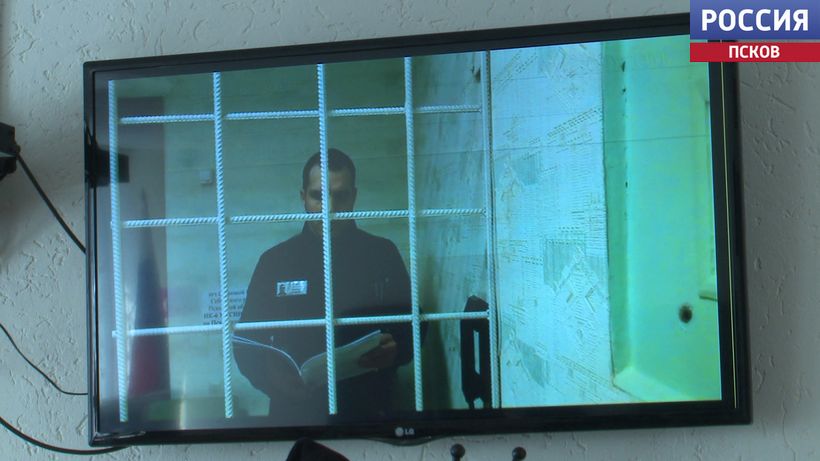 Бывшего начальника УГХ Александра Грацкого, обвиненного в получении взятки в крупном и особо крупном размерах, допросили сегодня по делу директора компании-проектировщика "СтройДорМостПроект" Елены Трошковой