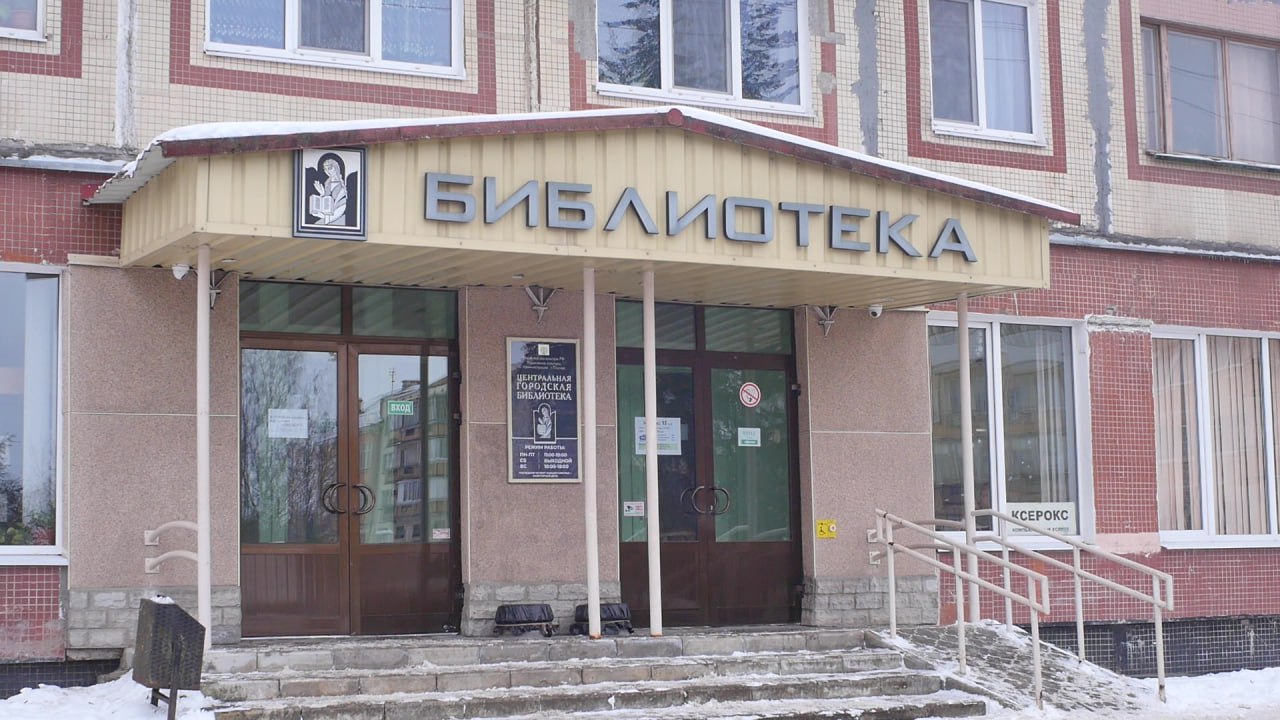 Русский прозаик, драматург, сценарист, переводчик, литературовед и критик Русский прозаик, драматург, сценарист, переводчик, литературовед и критик