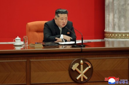 КНДР успешно решила задачу ядерного сдерживания, заявил Ким Чен Ын на съезде ТПК: