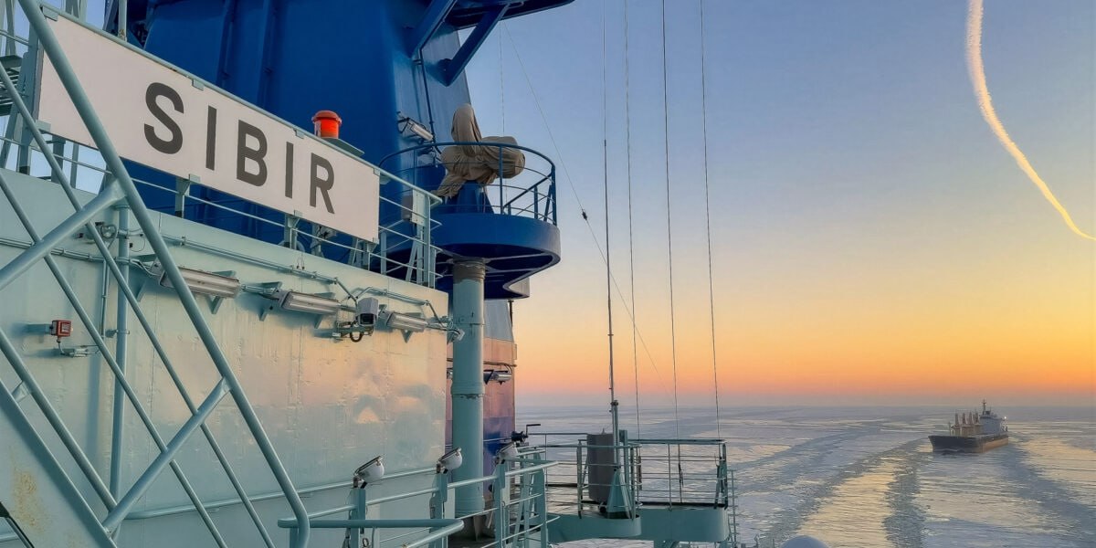 Суда беспомощной Финляндии в ледяной ловушке: на помощь пришла подсанкционная Россия Суда беспомощной Финляндии в ледяной ловушке: на помощь пришла подсанкционная Россия